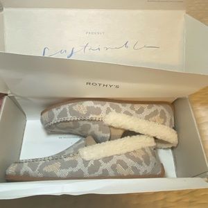 New in box Merino wool Rothy’s slippers - Cozy Cat